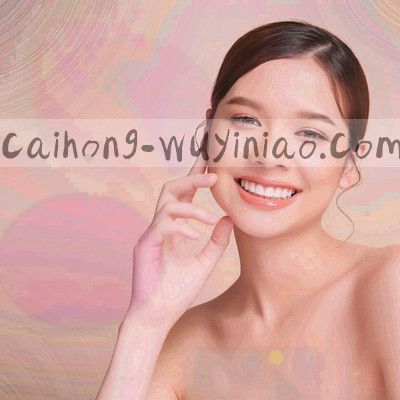 信封与对话气泡组成的扁平插画版式示意